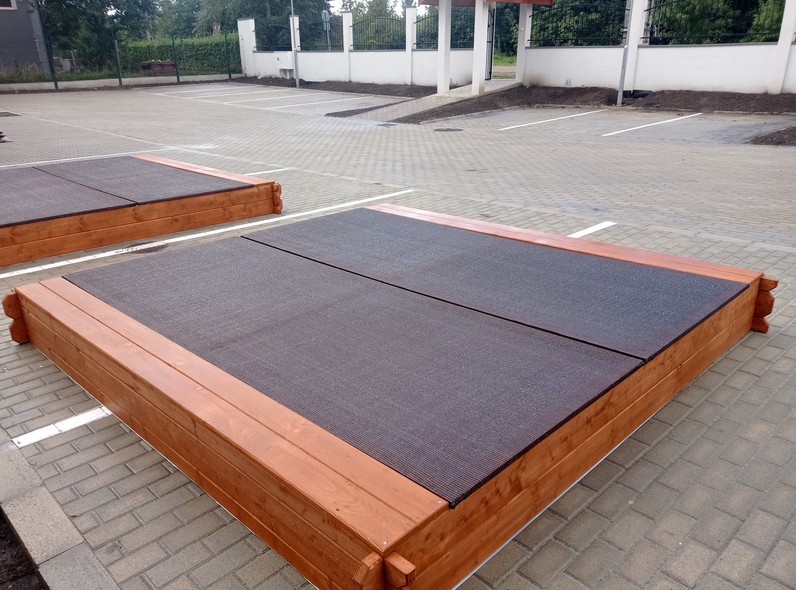 Fedeles fa homokozó 2022