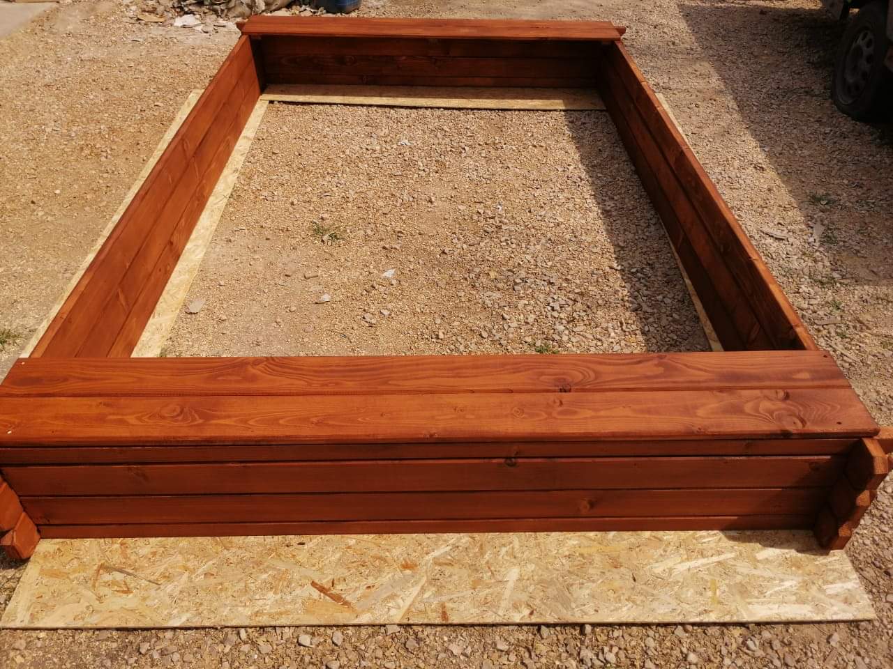 Fa fedeles homokozó Budapest