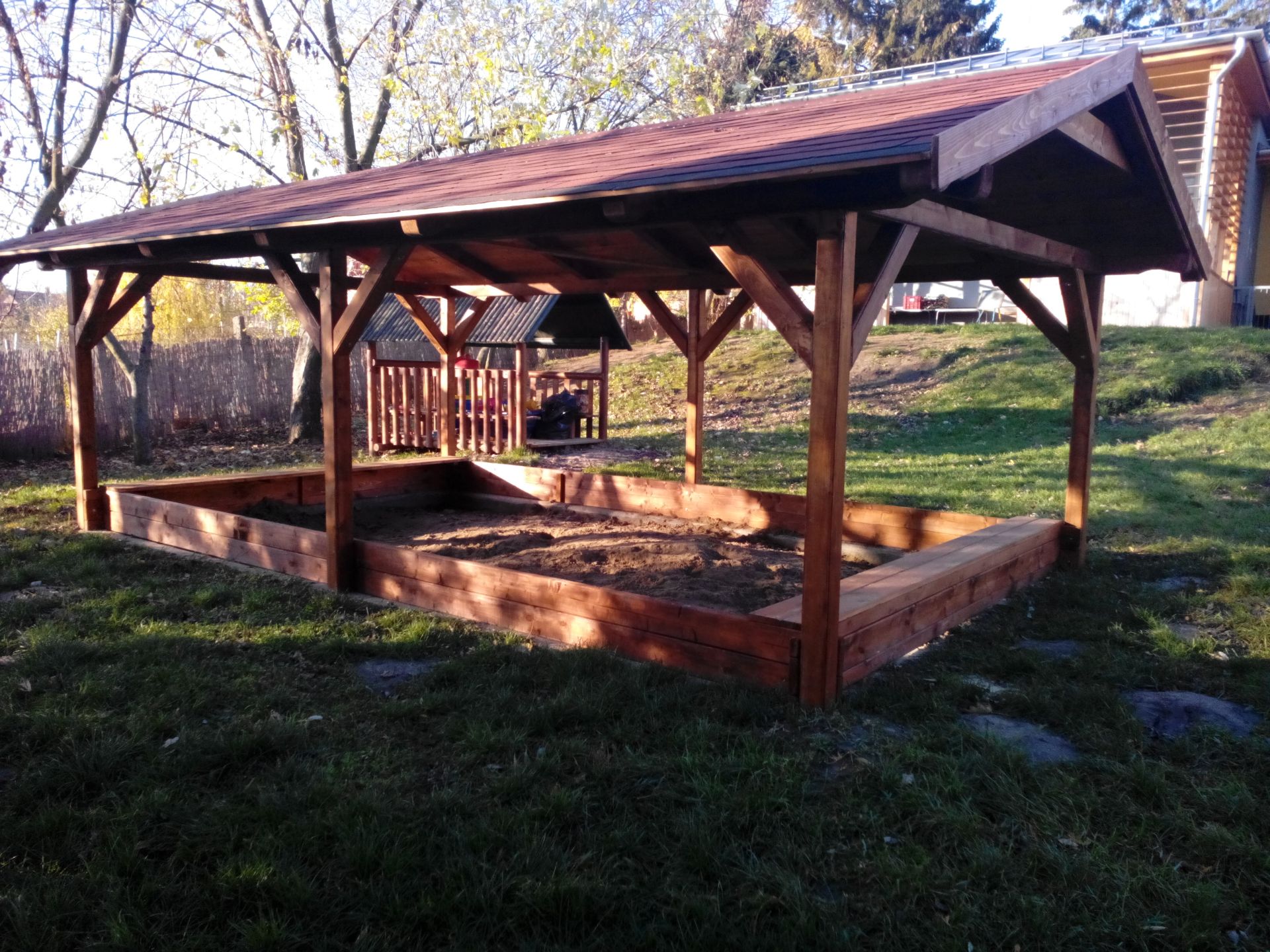 Tetős homokozófából Budapest Tetős homokozófából Budapest